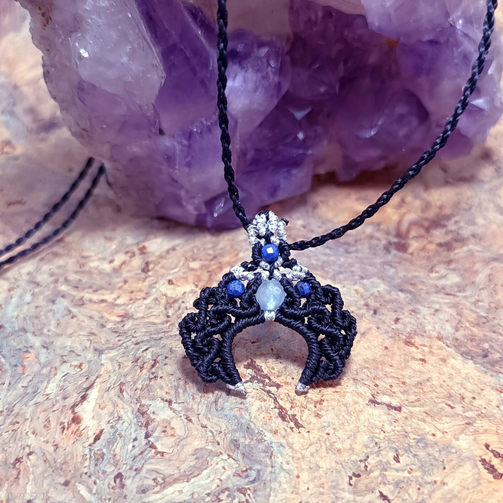 LUNULA jadeit i lapis lazuli w makramie - regulowany naszyjnik pleciony Delfina Dolls