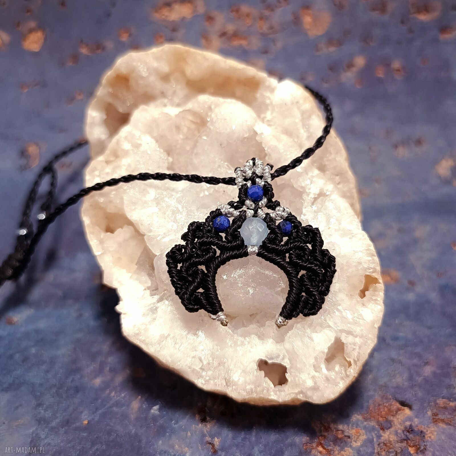 LUNULA jadeit i lapis lazuli w makramie - regulowany naszyjnik pleciony Delfina Dolls