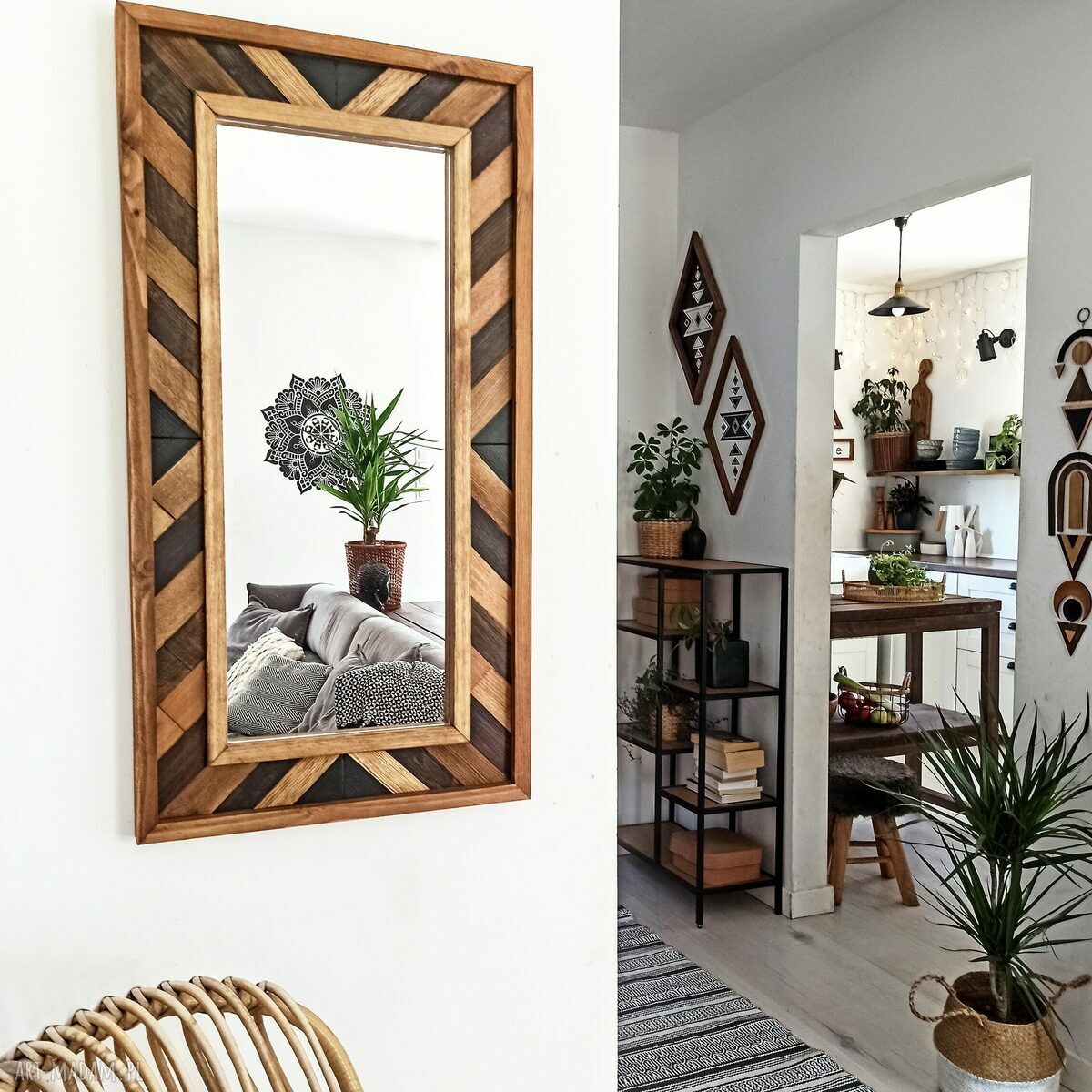 Lustro w drewnianej ramie AZTEC 43x83cm