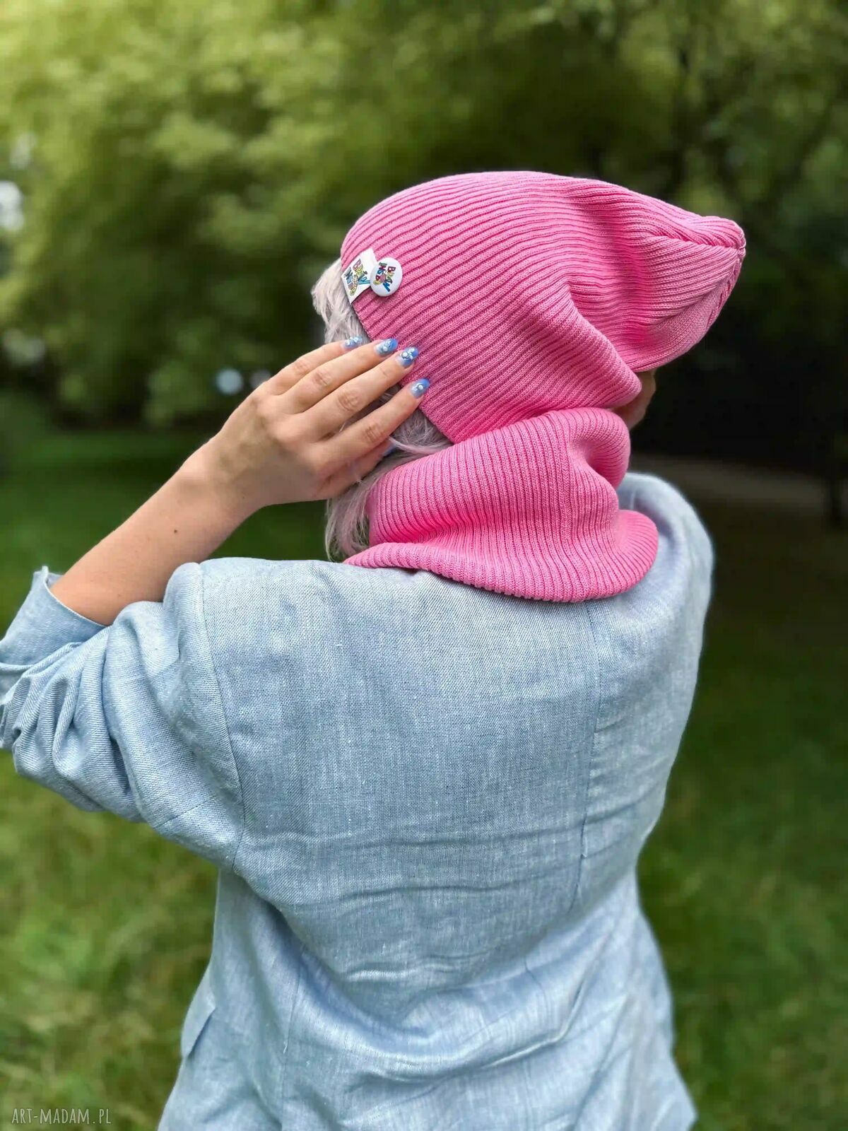 Luźna czapka bawełniana „Różowy” z kolorowym logo - 2 style