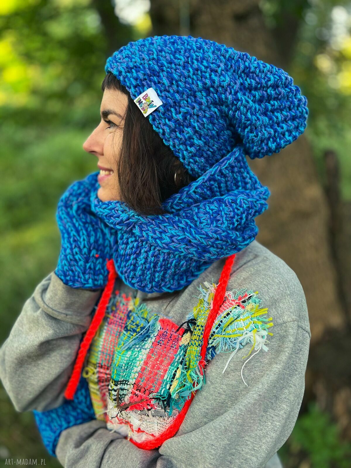 Luźna czapka MERINO 66% "Niebieskości" NEVERLAND