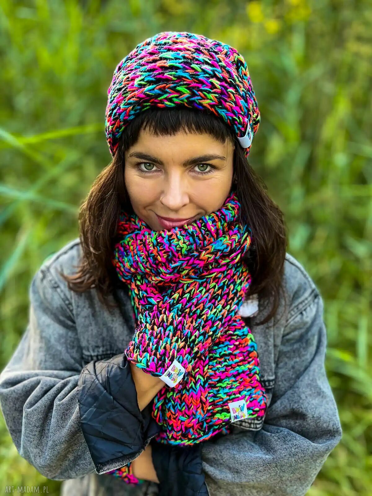 Luźna czapka merino 34% „Czarne kolorki” THIS IS IT - ręcznie robiona dla Ciebie