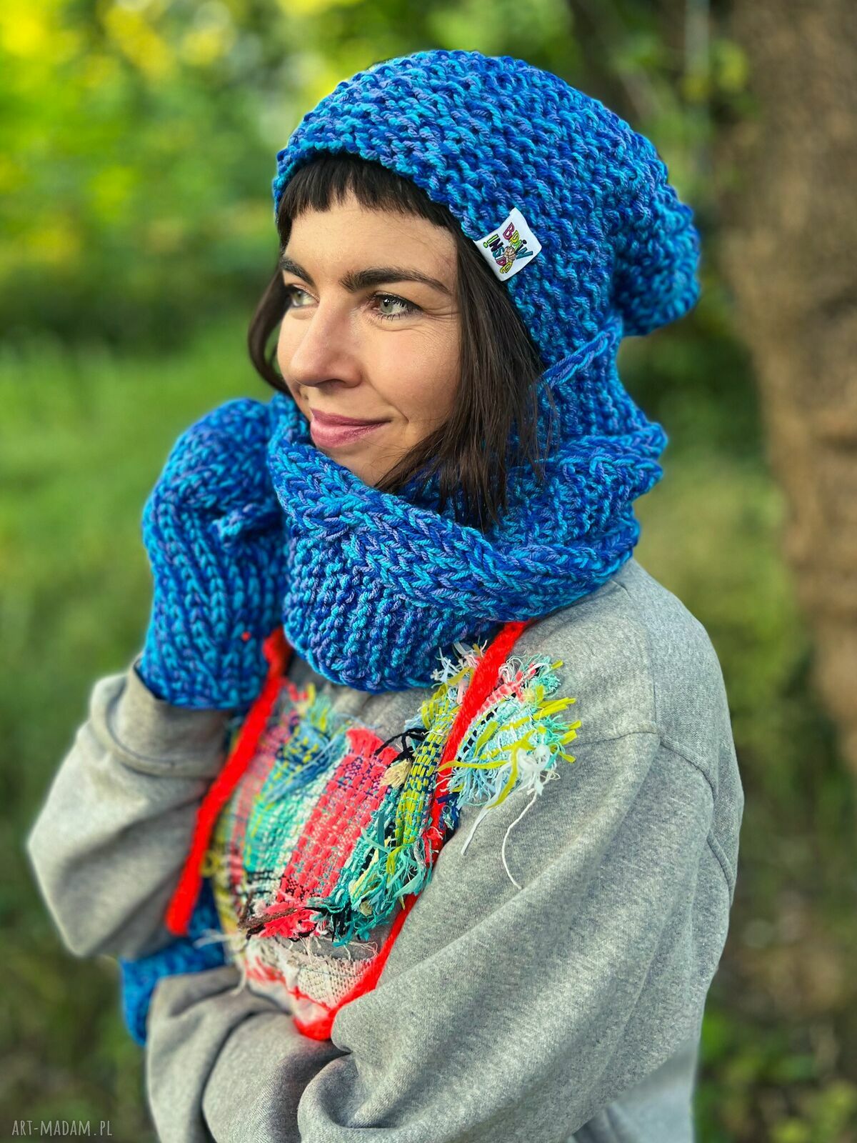 Luźna czapka MERINO 66% "Niebieskości" NEVERLAND