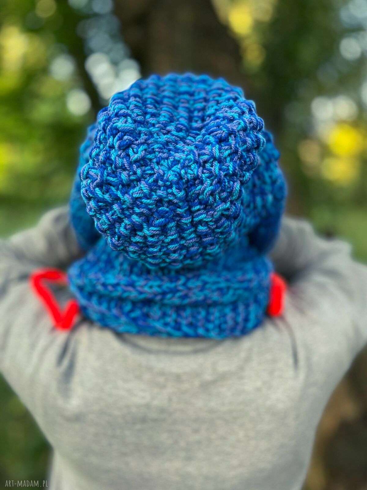 Luźna czapka MERINO 66% "Niebieskości" NEVERLAND