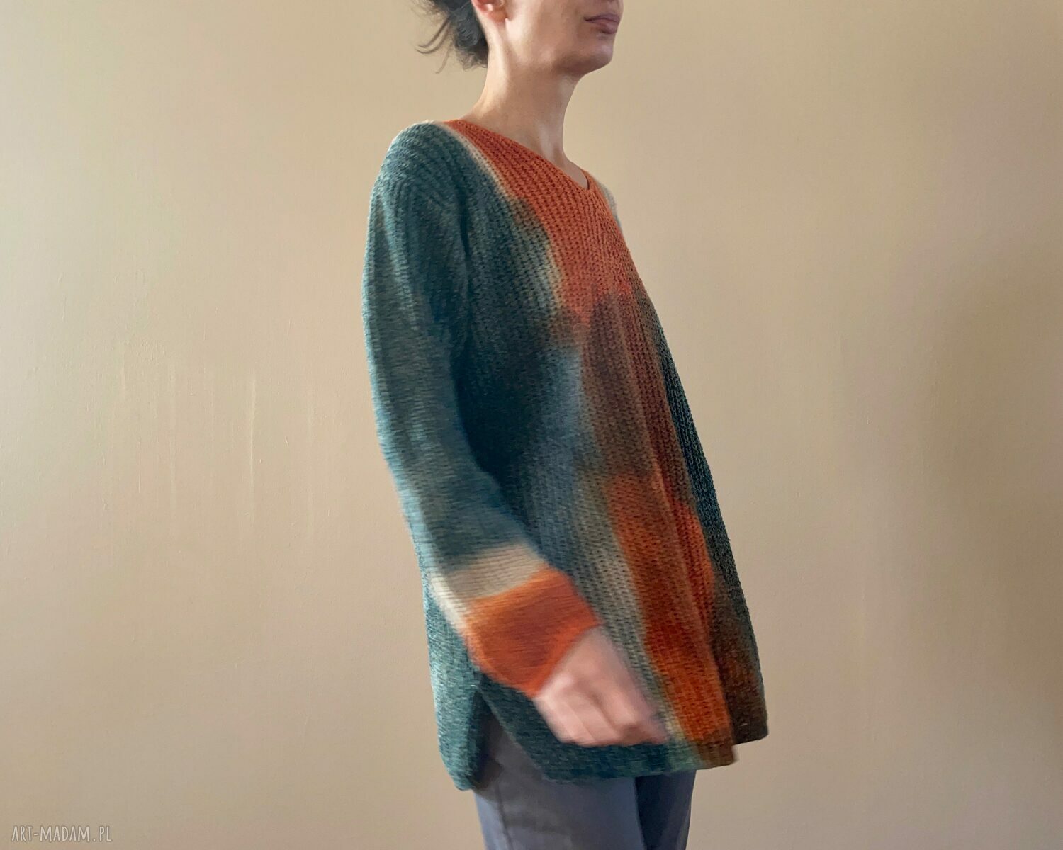 Luźny sweter grafit & pomarańcz - ręcznie barwiona dzianina naturalna (oversize)