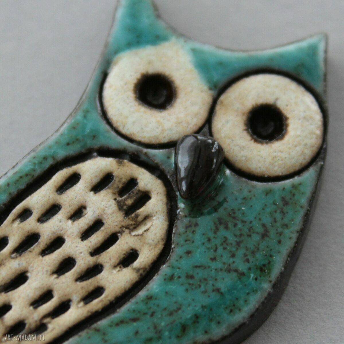 Broszka ceramiczna „Mądralińska” - sowa w turkusie, beżu i brązie