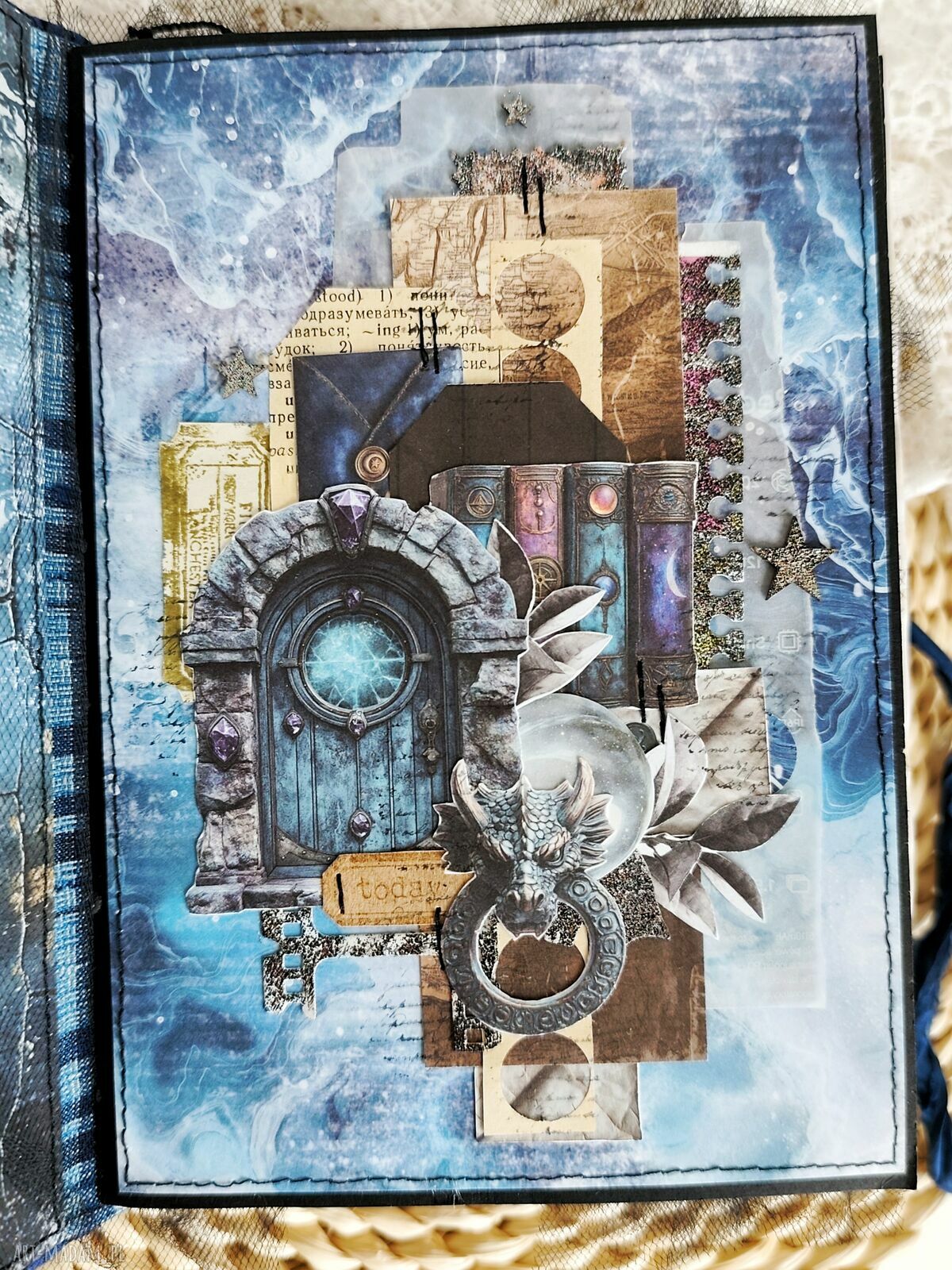 Magiczny junk journal A5 - ręcznie robiony notes fantasy z kotem i księżycem