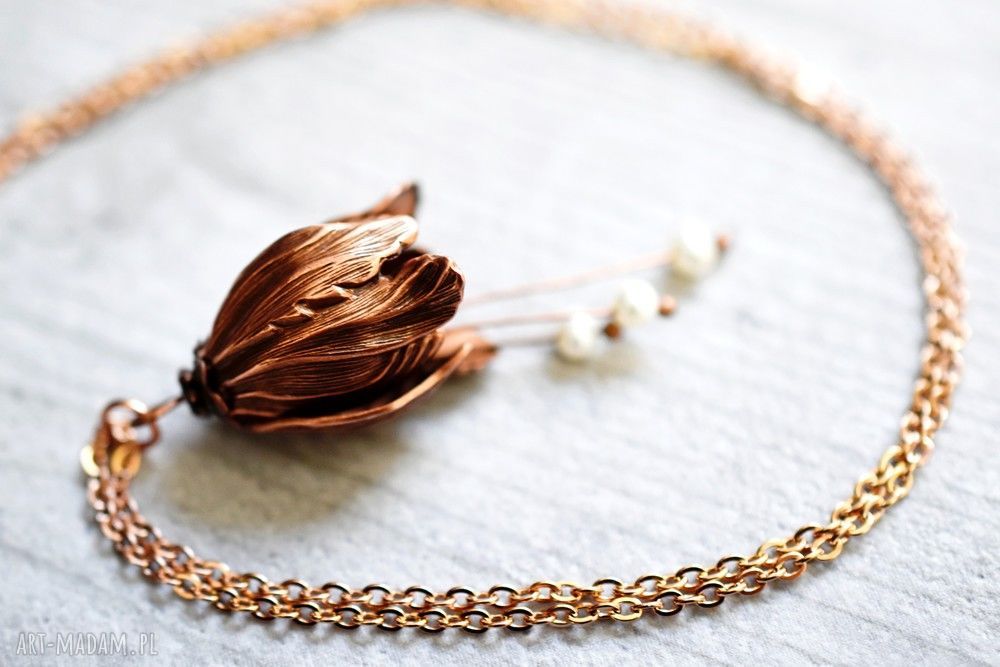 Magiczny kwiat różowo pozłacany łańcuszek perły zawieszka