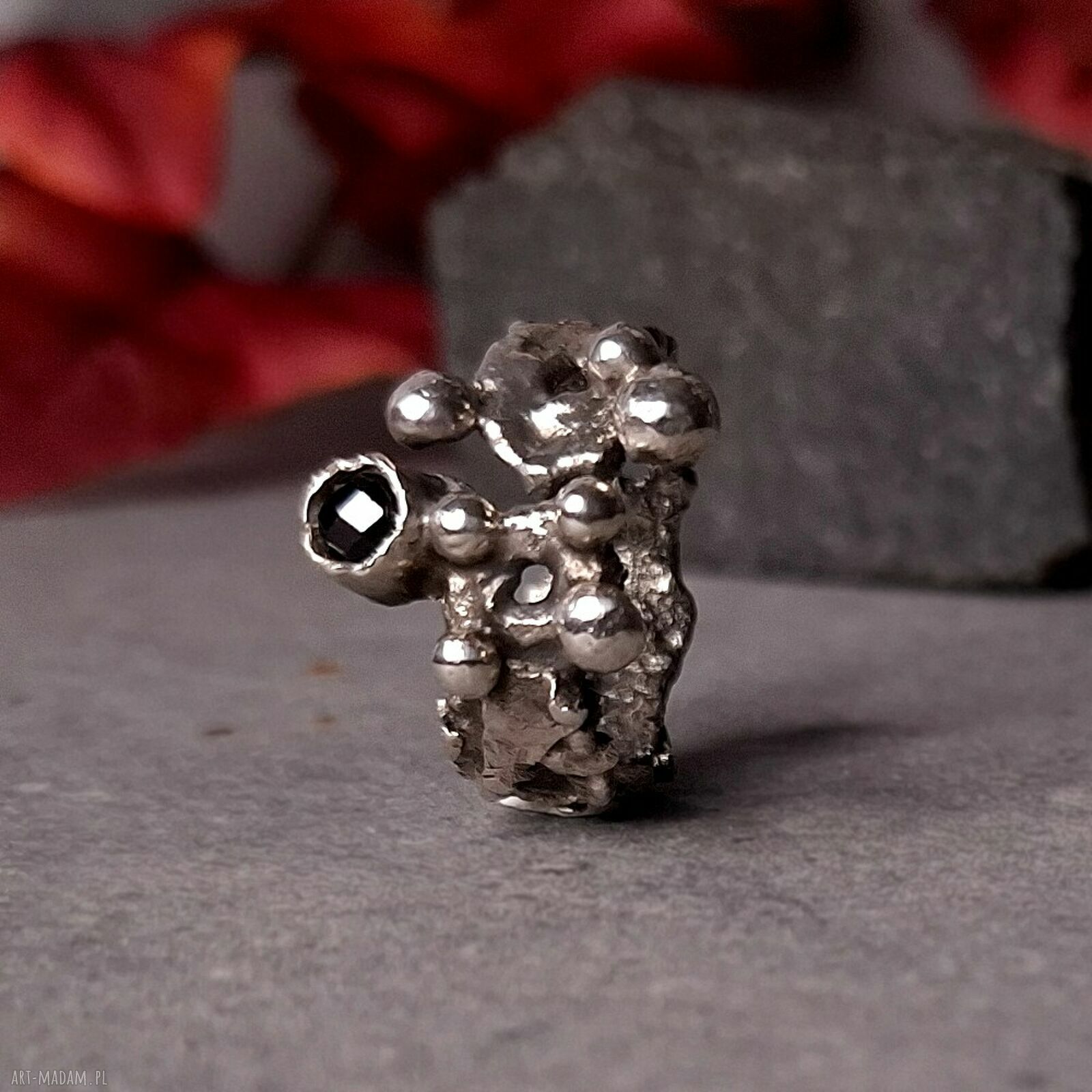 Ręcznie robiony pierścionek - oryginalna biżuteria handmade