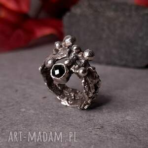 magma ii - srebrny pierścionek ze spinelem miechunka