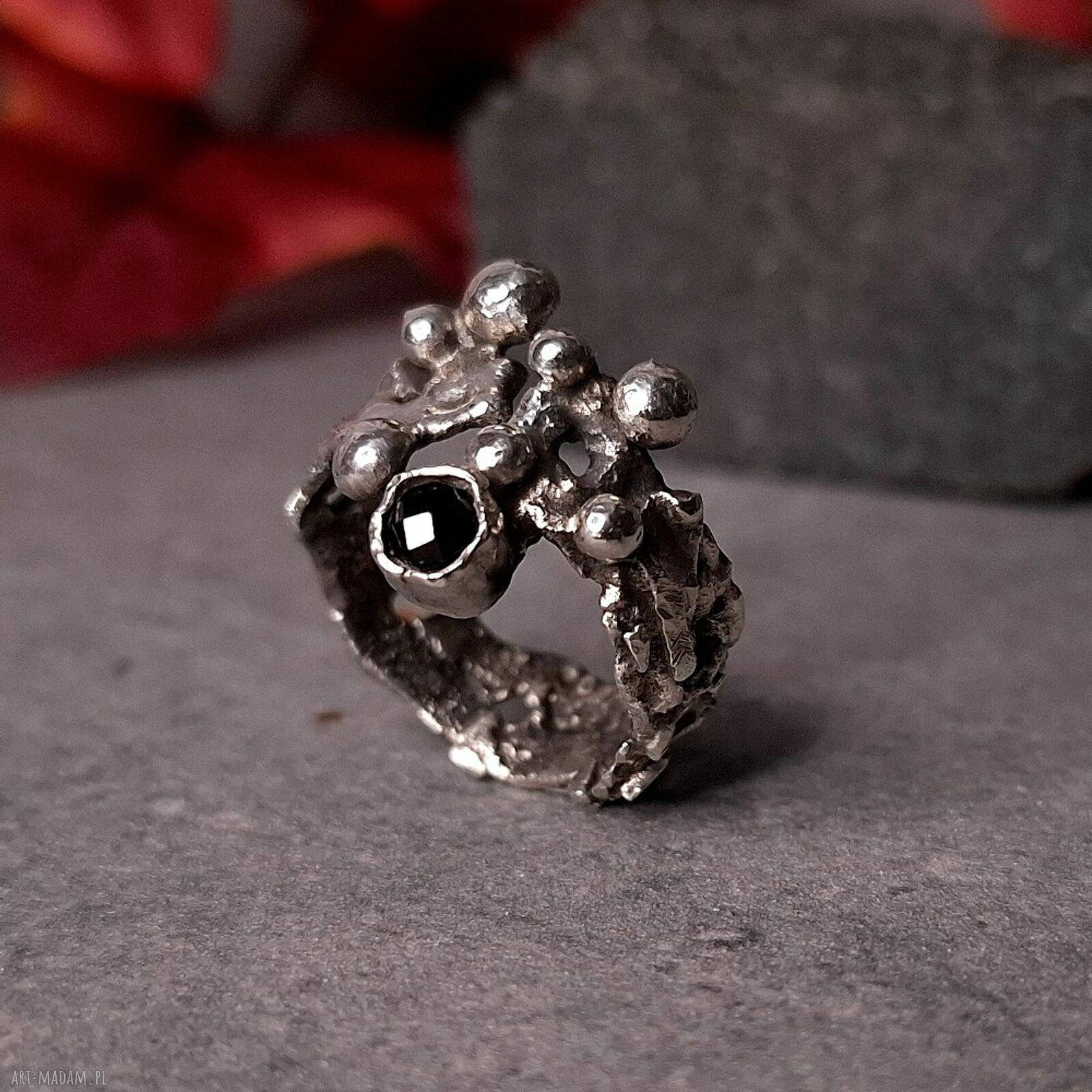 Ręcznie robiony pierścionek - oryginalna biżuteria handmade