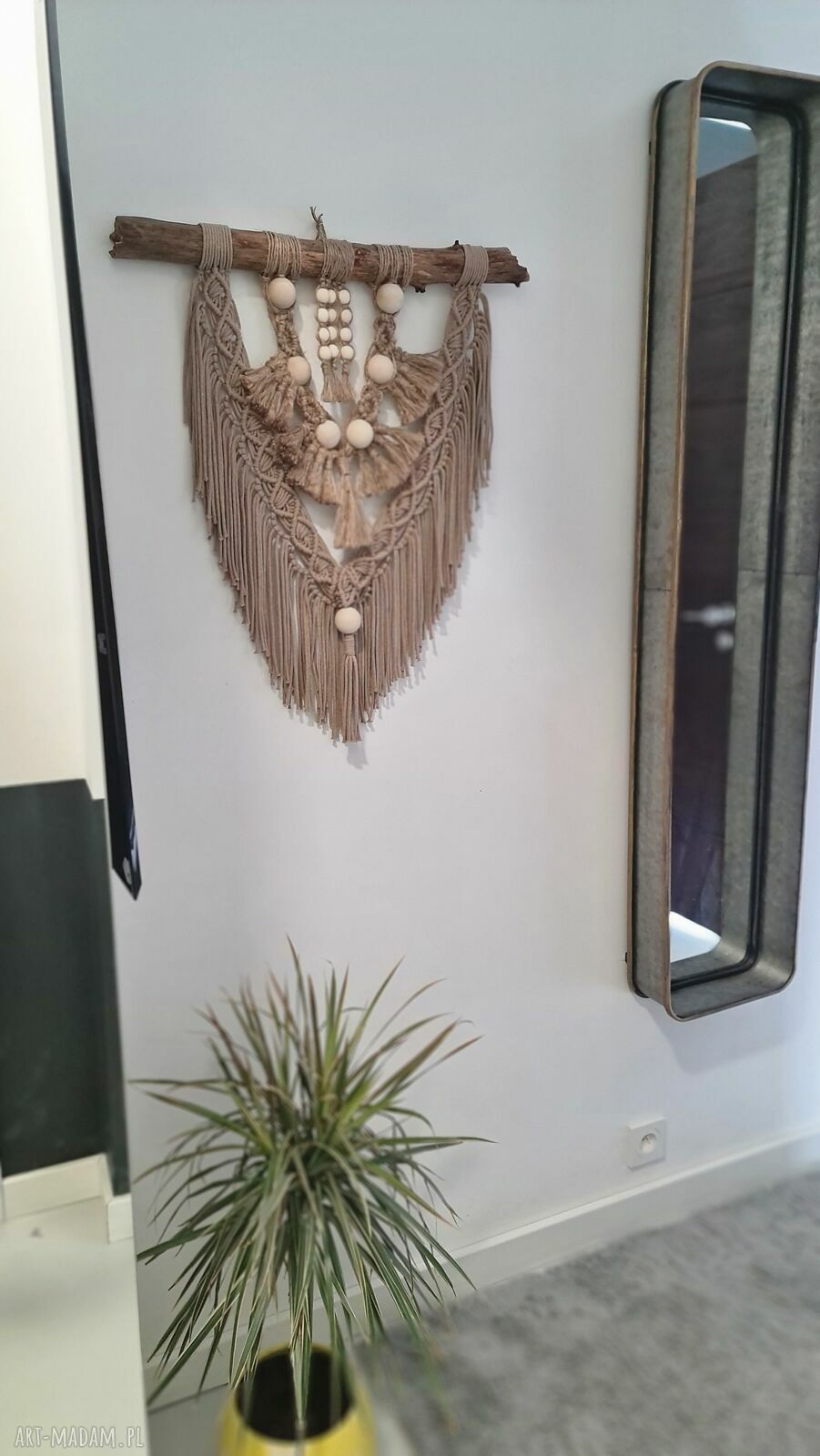 Makrama z juty Bajmmag - ręcznie robiona zawieszka do wnętrz boho