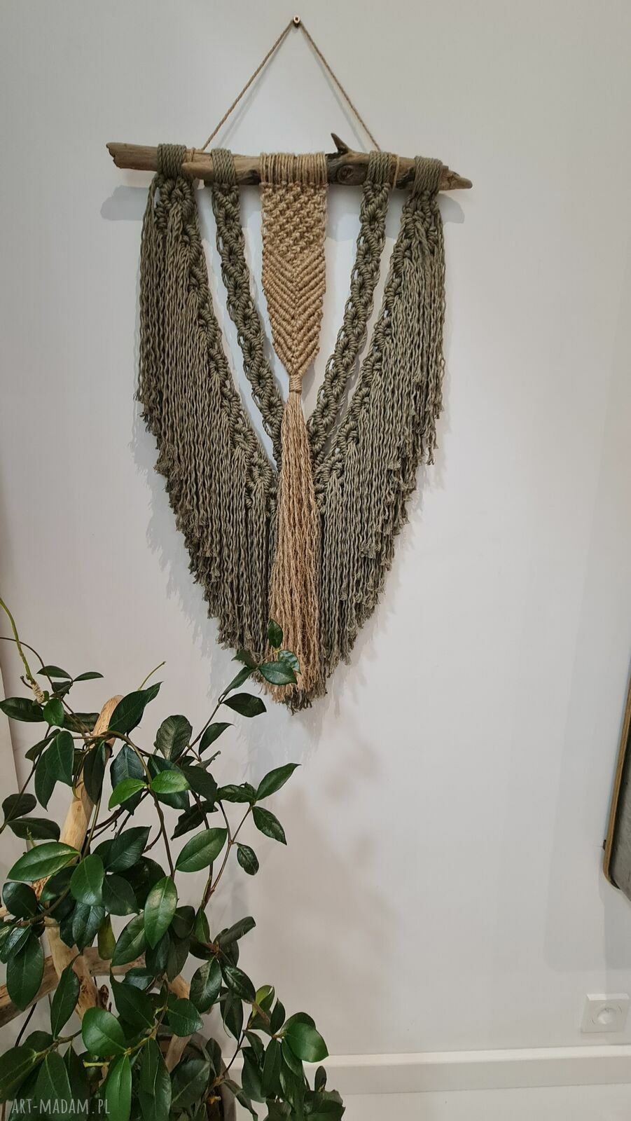 Oliwkowa makrama ścienna handmade - dekoracja boho do domu