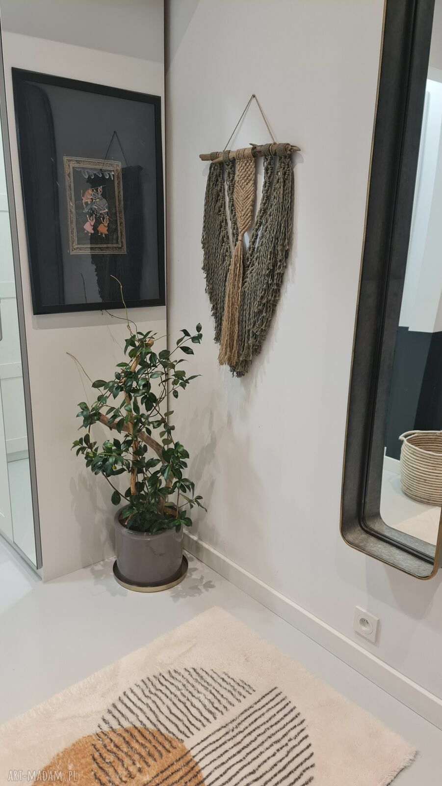 Oliwkowa makrama ścienna handmade - dekoracja boho do domu