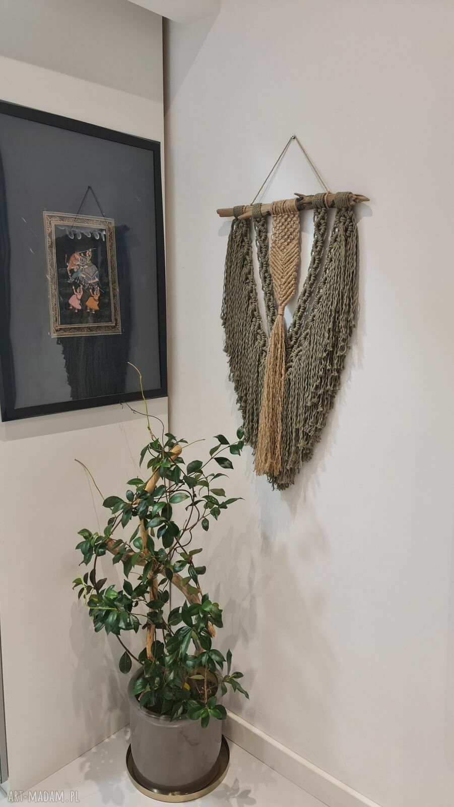 Oliwkowa makrama ścienna handmade - dekoracja boho do domu