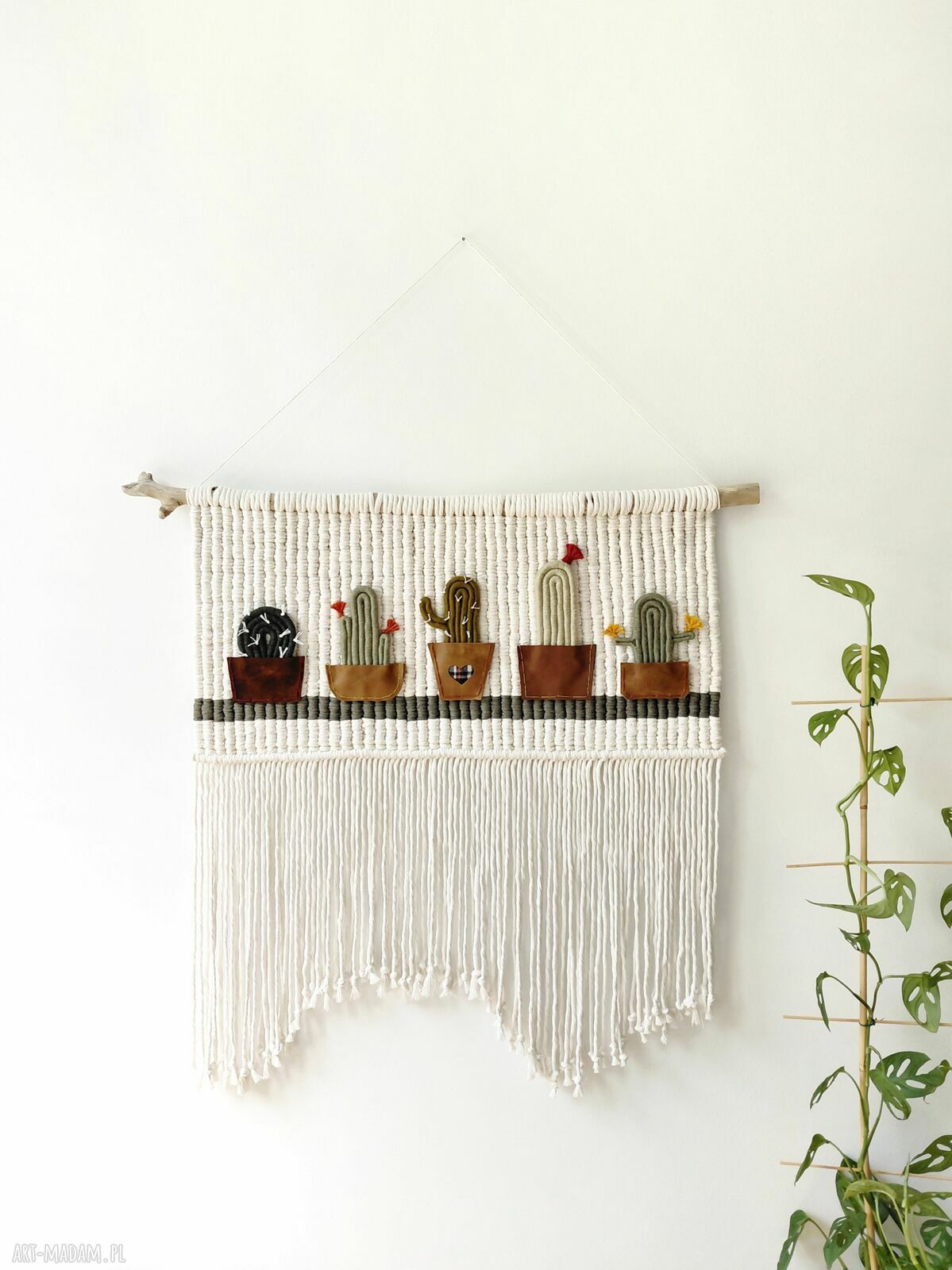 Makrama z kaktusami - boho dekoracja ścienna do Twojego wnętrza