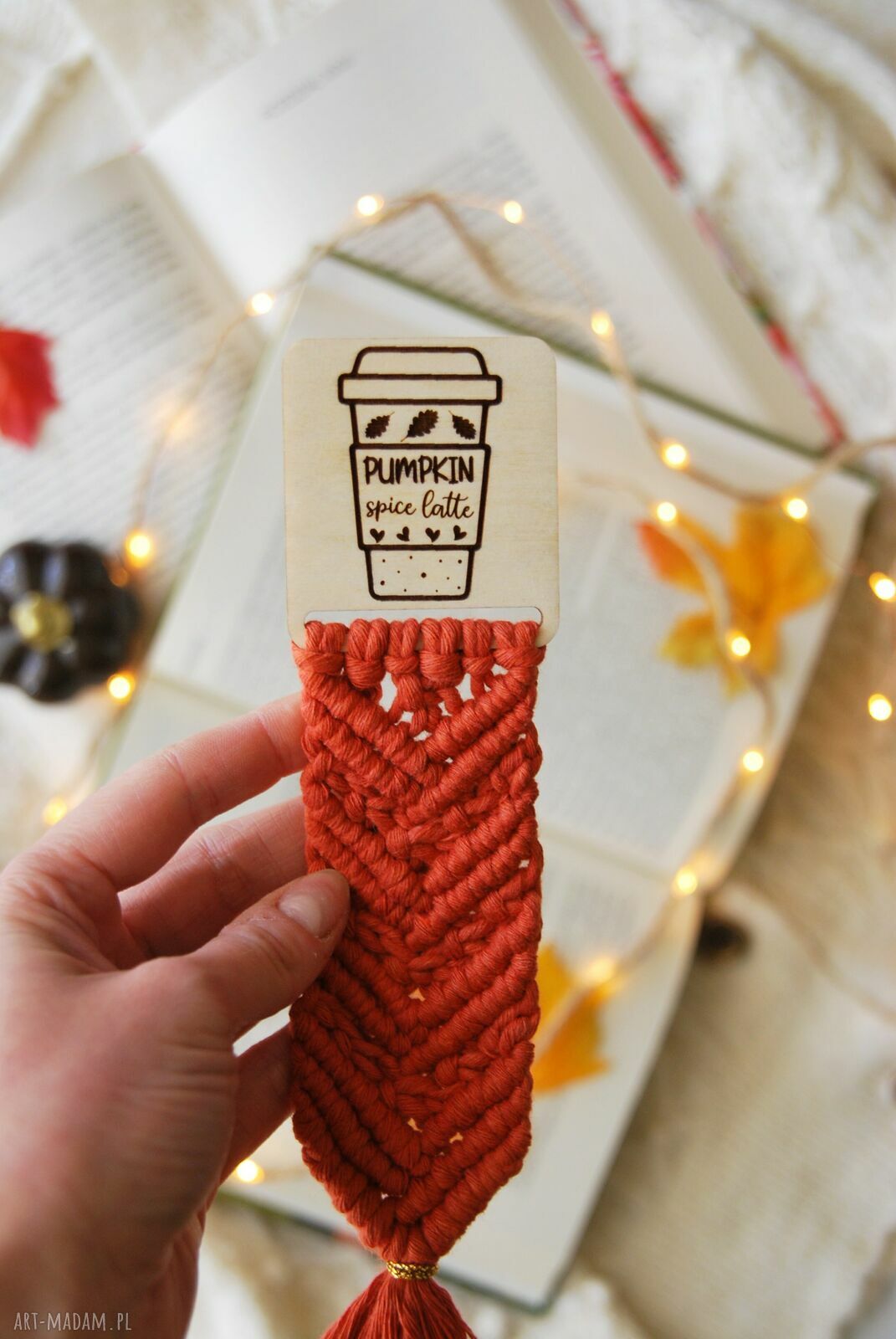 Makramowa zakładka do książki Pumpkin Spice Latte