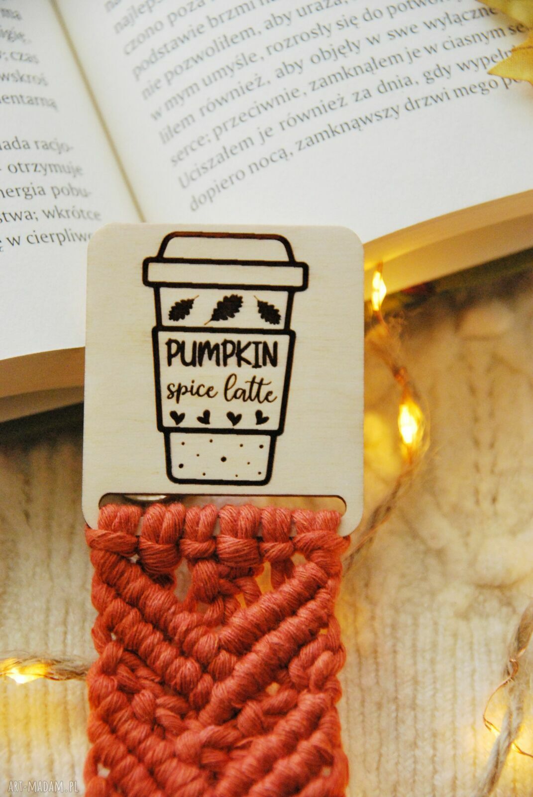Makramowa zakładka do książki Pumpkin Spice Latte