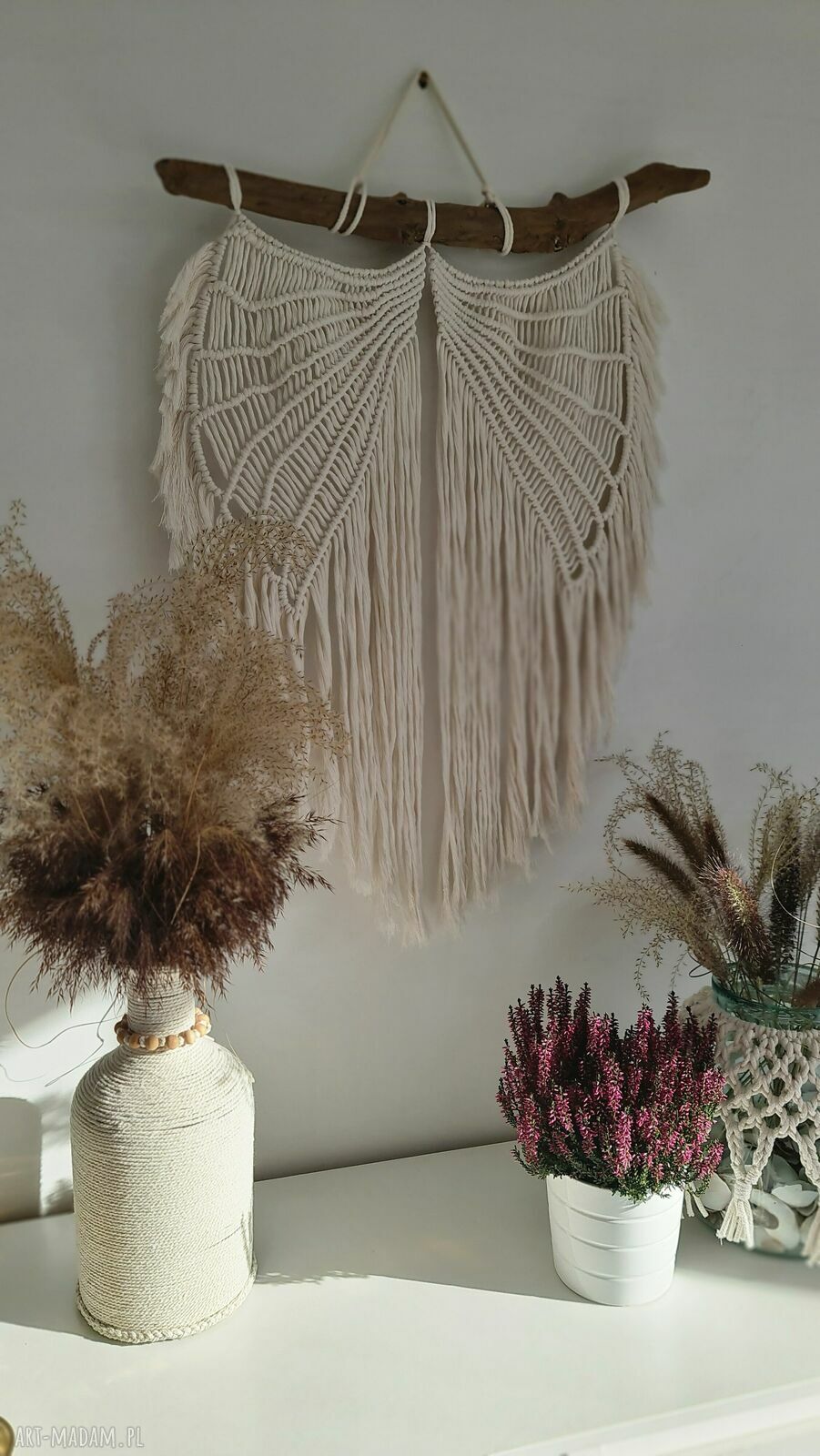 Makrama ścienna w kształcie skrzydeł - dekoracja boho