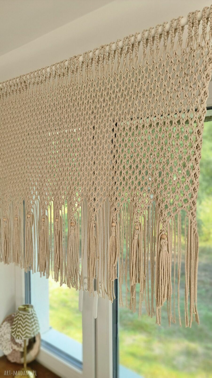 Makramowa firanka beżowa - ręcznie zaplatana dekoracja boho