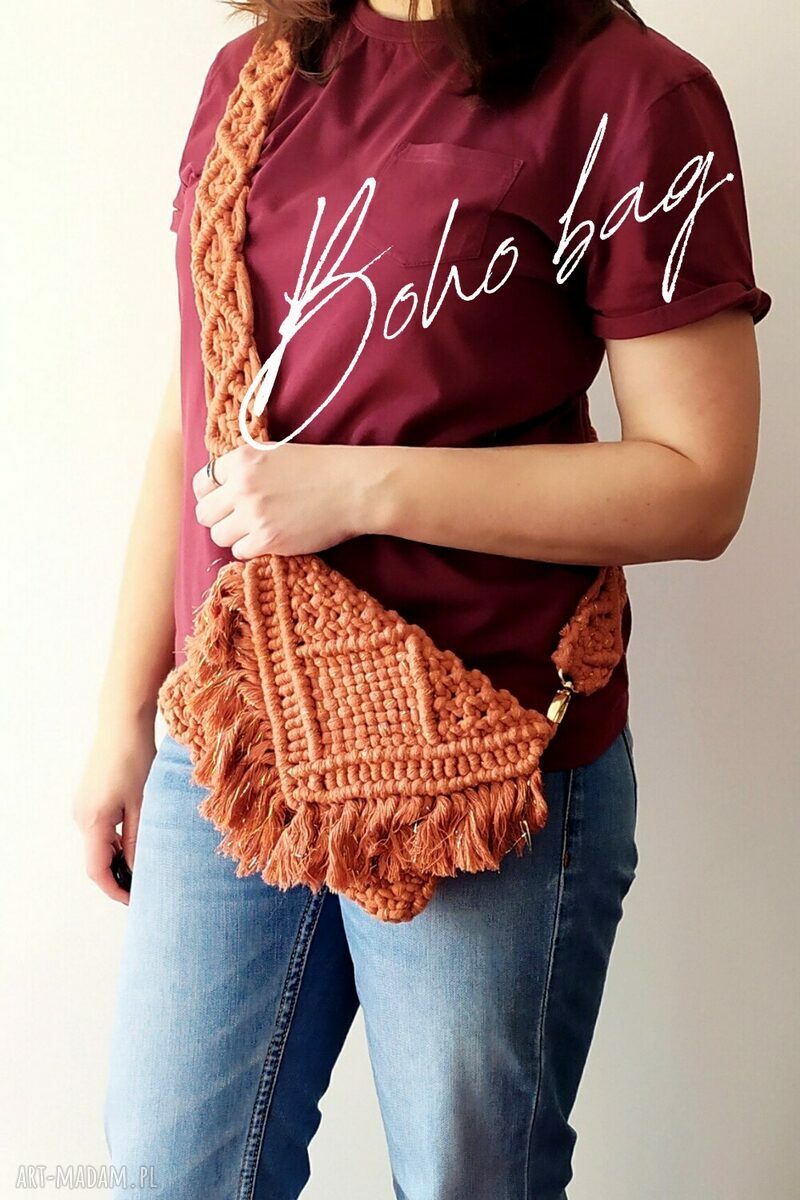 Pomarańczowa makramowa mini torebka na lato - boho z frędzlami