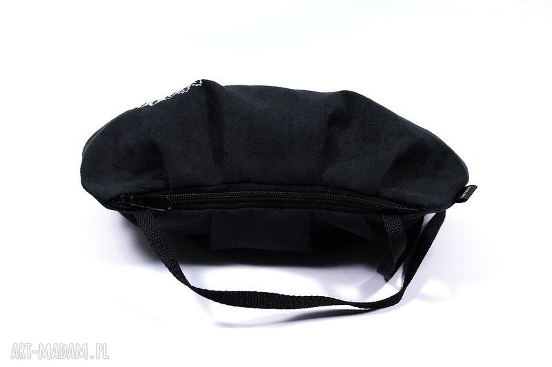 Mała czarna torebka damska z białym haftem na ramię - handmade