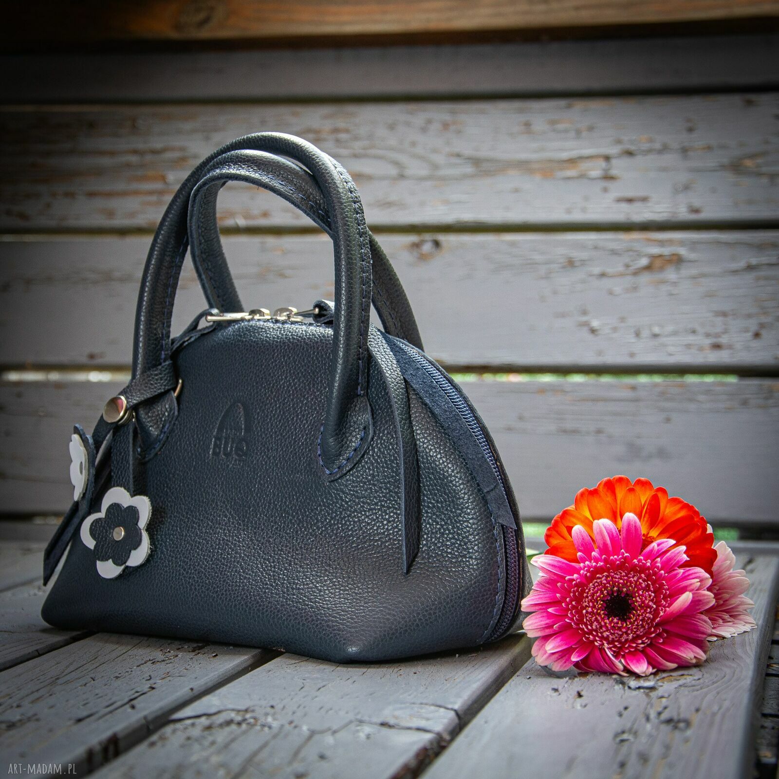 Mała granatowa torebka skórzana na ukos (crossbody) LadyBuQ Art