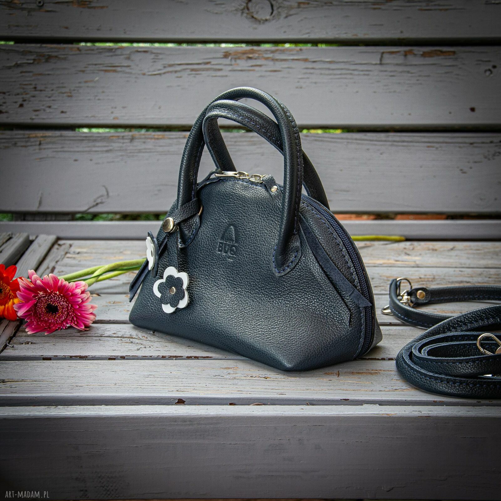 Mała granatowa torebka skórzana na ukos (crossbody) LadyBuQ Art