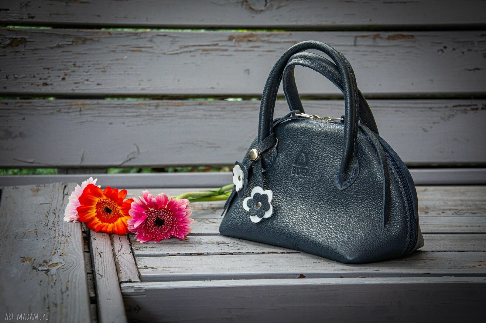 Mała granatowa torebka skórzana na ukos (crossbody) LadyBuQ Art
