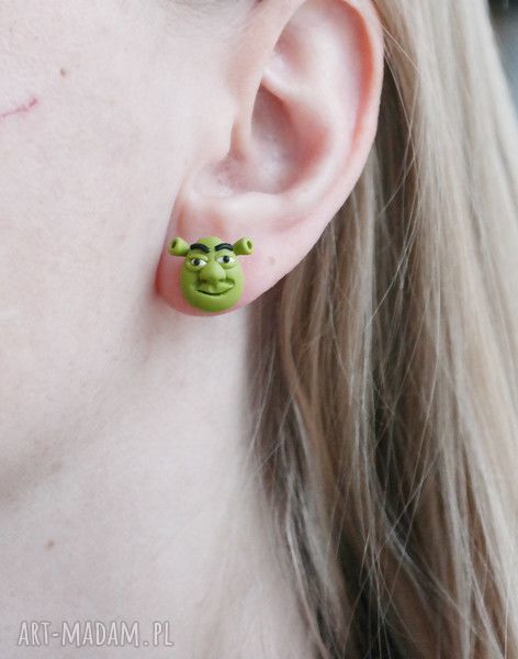 Shrek - maleńkie kolczyki wkręty, ręcznie robione z Fimo