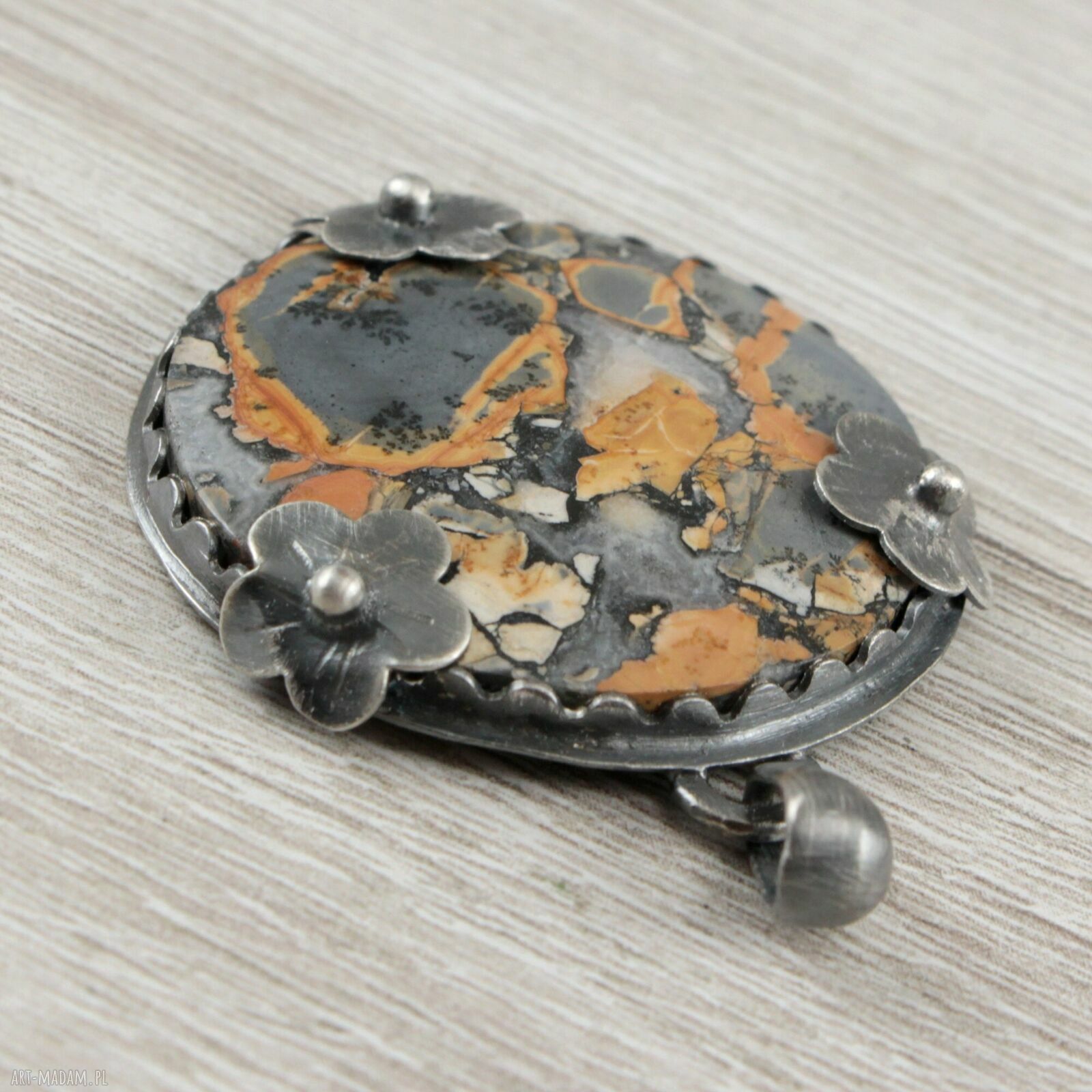 Ręcznie robiony wisiorek - wyjątkowa biżuteria handmade