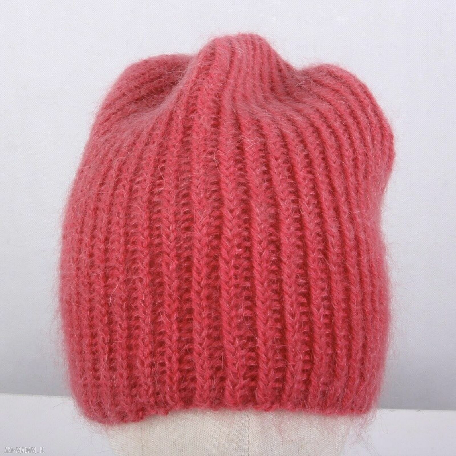 Malinowa czapka handmade z alpaki i moheru - ciepłe otulenie na jesień