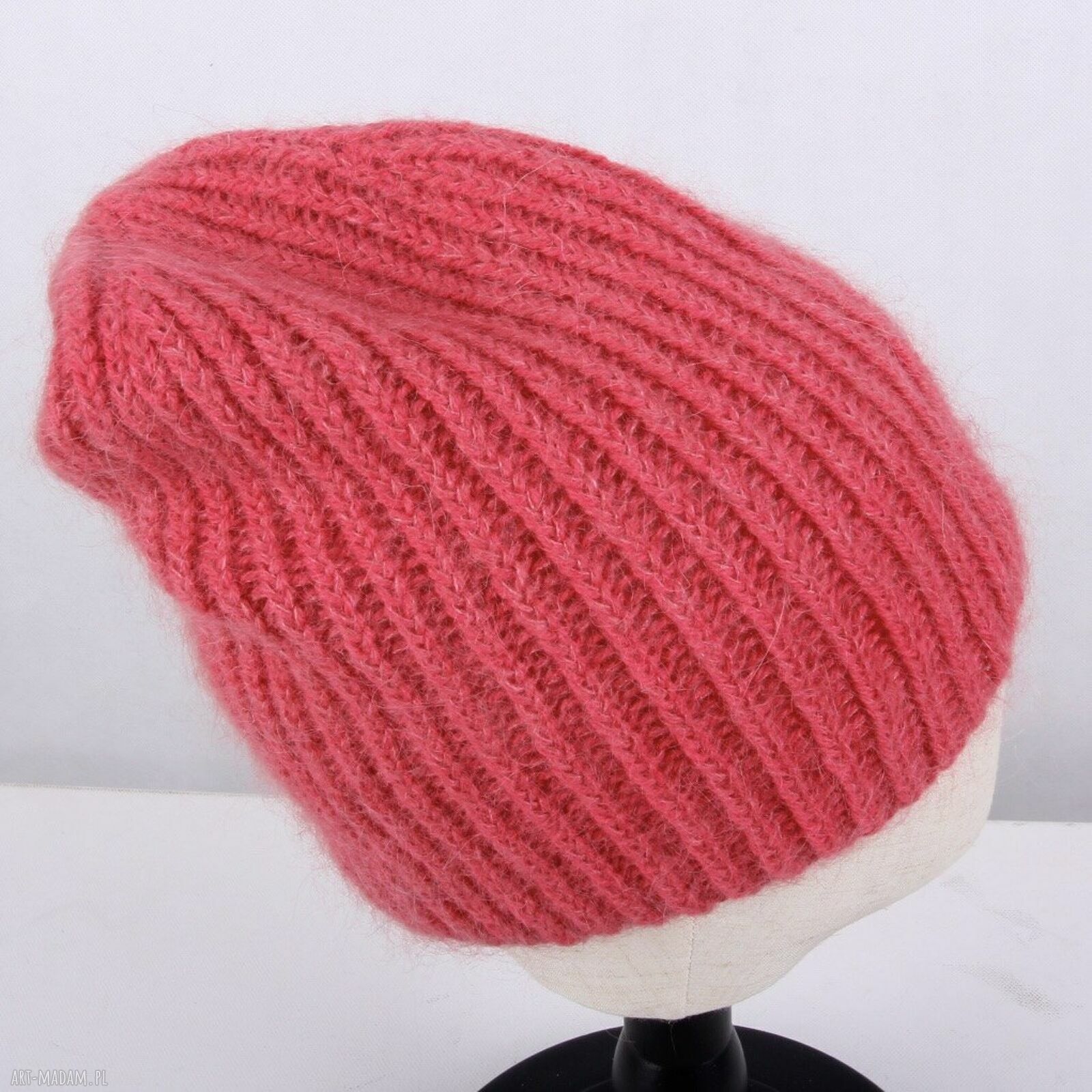 Malinowa czapka handmade z alpaki i moheru - ciepłe otulenie na jesień