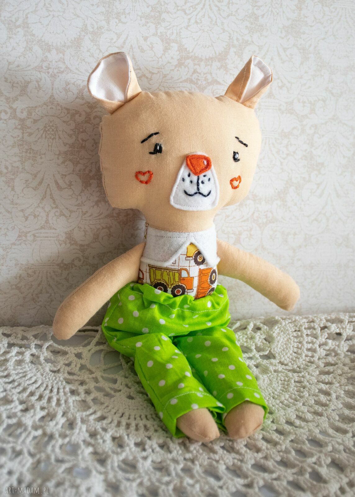 Miś maluszek Olek 23 cm - klasyczna maskotka ręcznie szyta i haftowana
