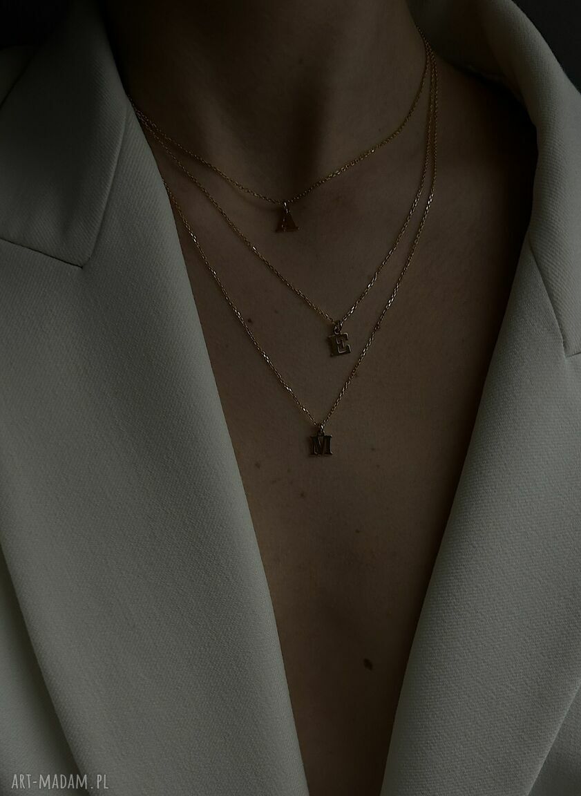 naszyjniki: Złoty naszyjnik z małą literką HandMade