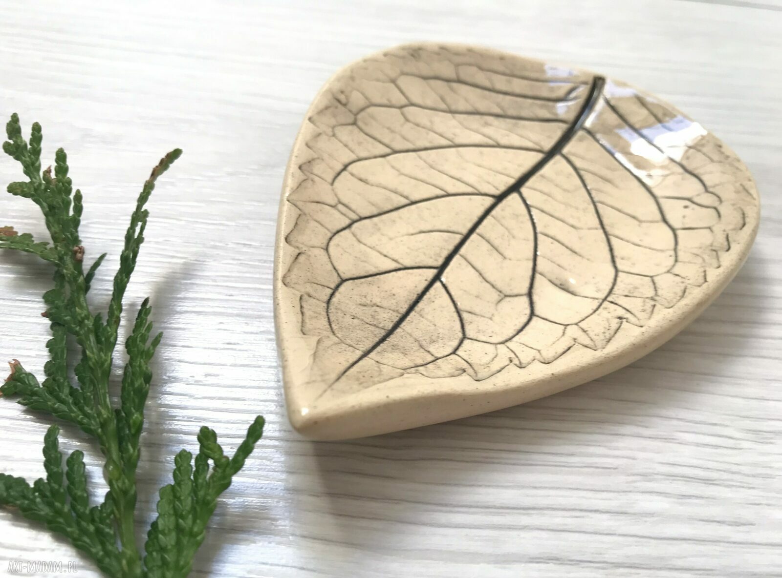 Mały listek na biżuterię - ceramiczny talerzyk