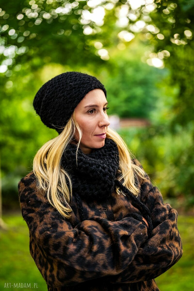Mały komin MERINO „Czarny” - elegancki damski buff