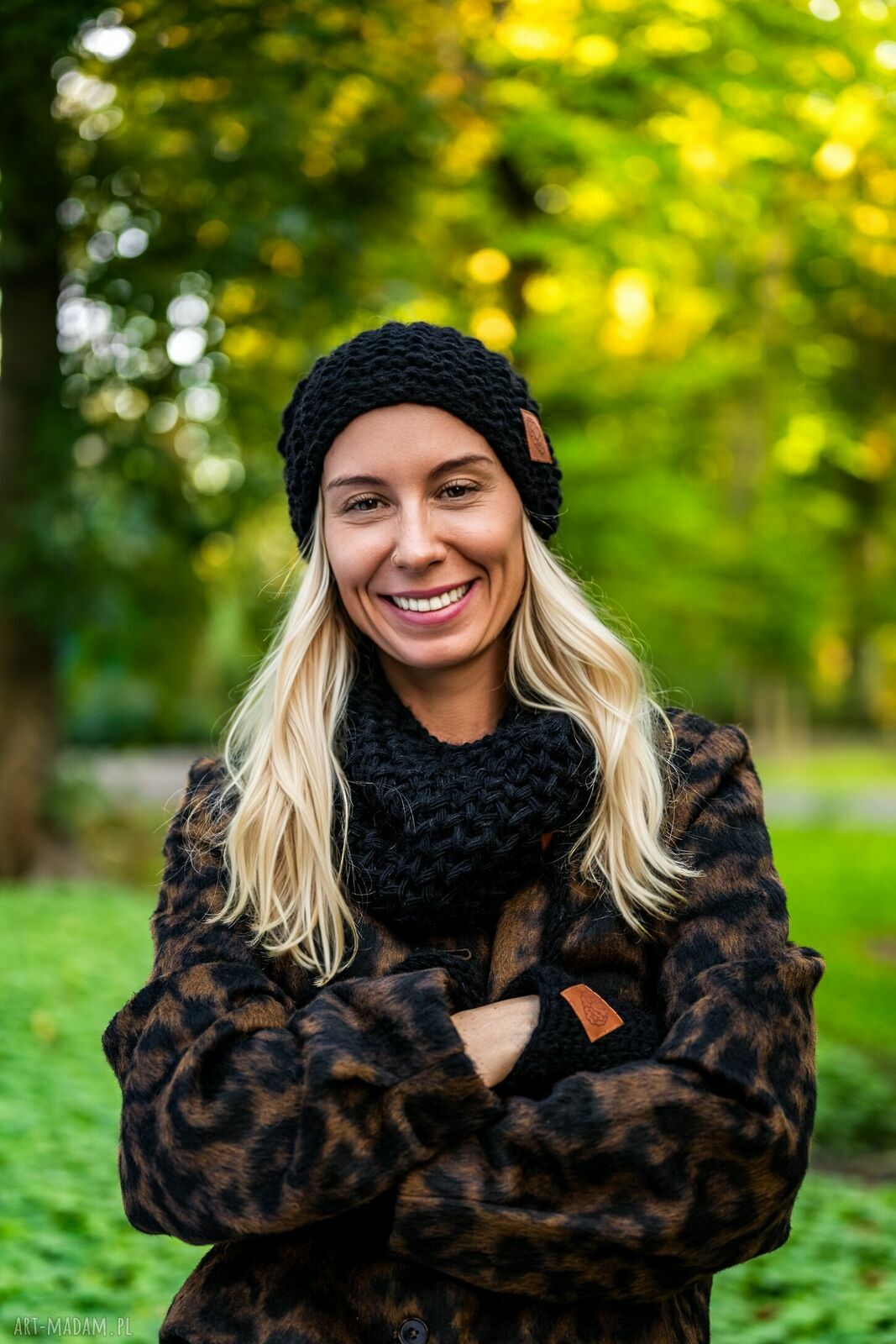 Mały komin MERINO „Czarny” - elegancki damski buff