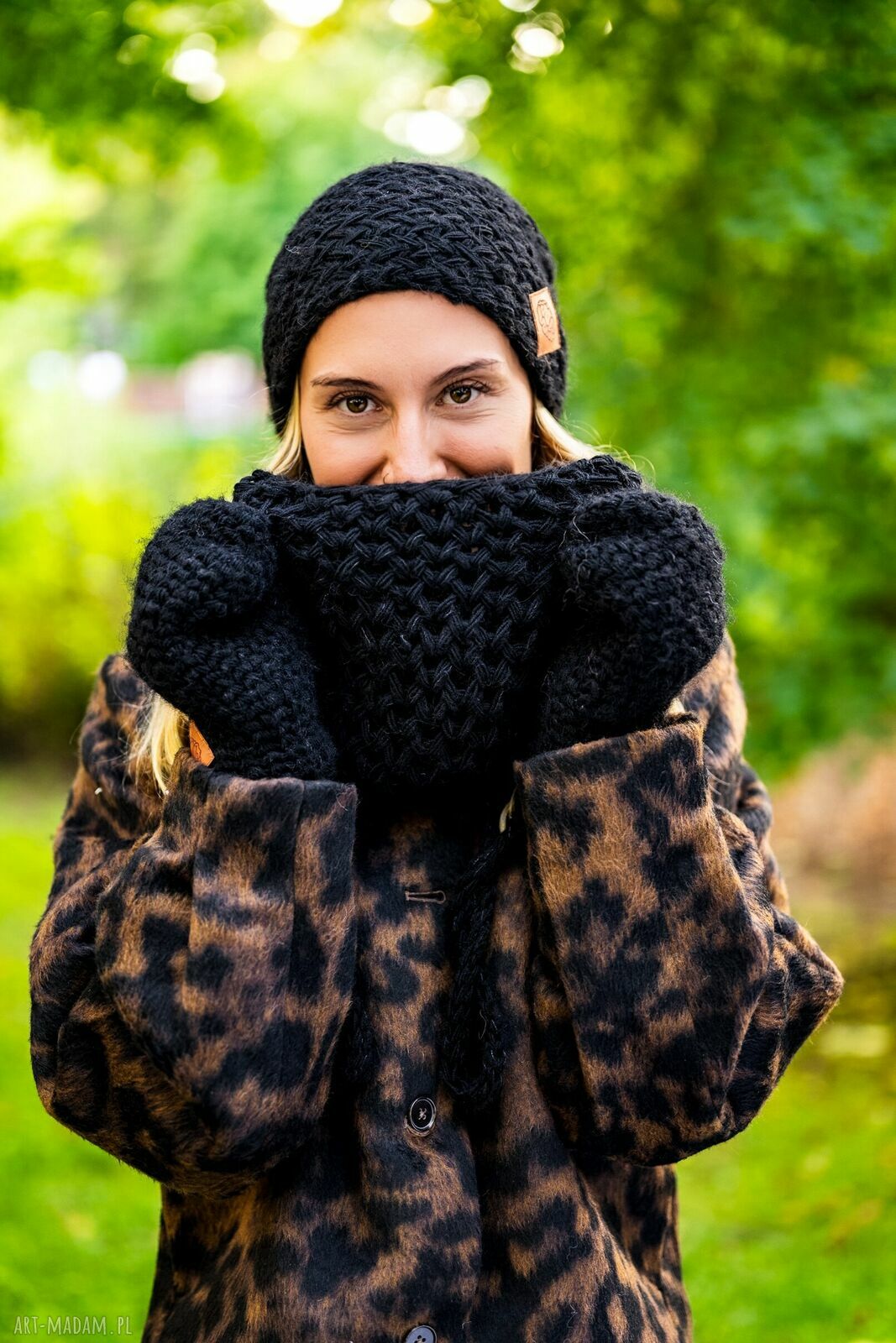 Mały komin MERINO „Czarny” - elegancki damski buff