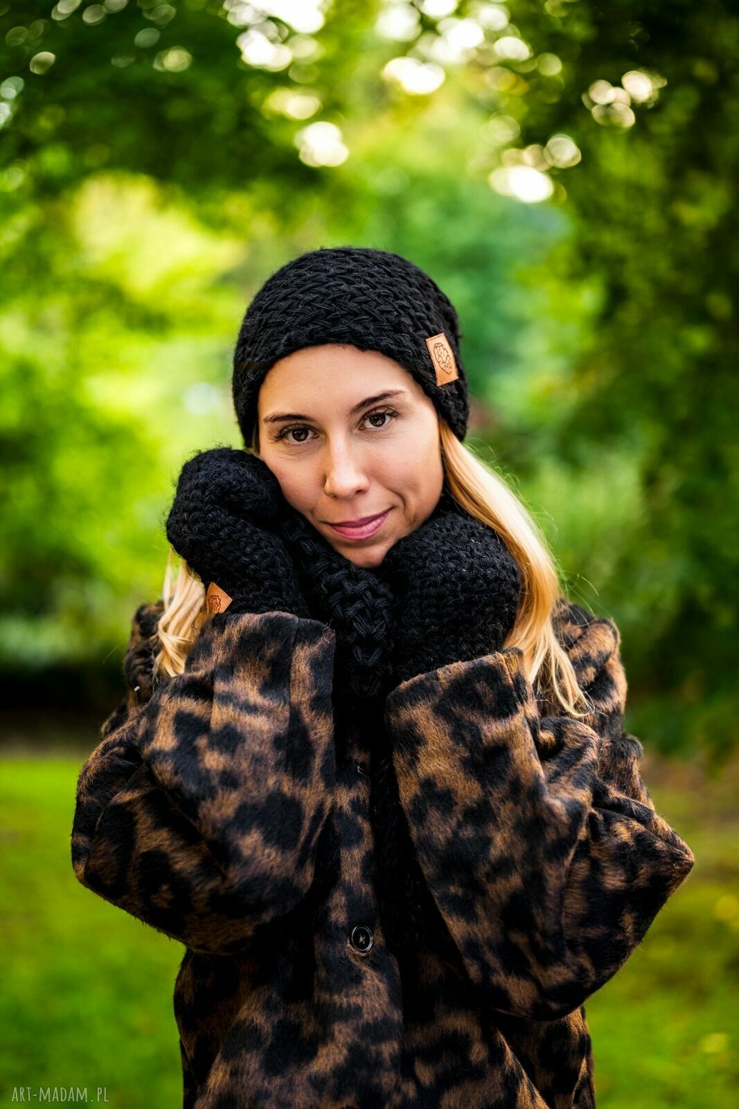 Mały komin MERINO „Czarny” - elegancki damski buff