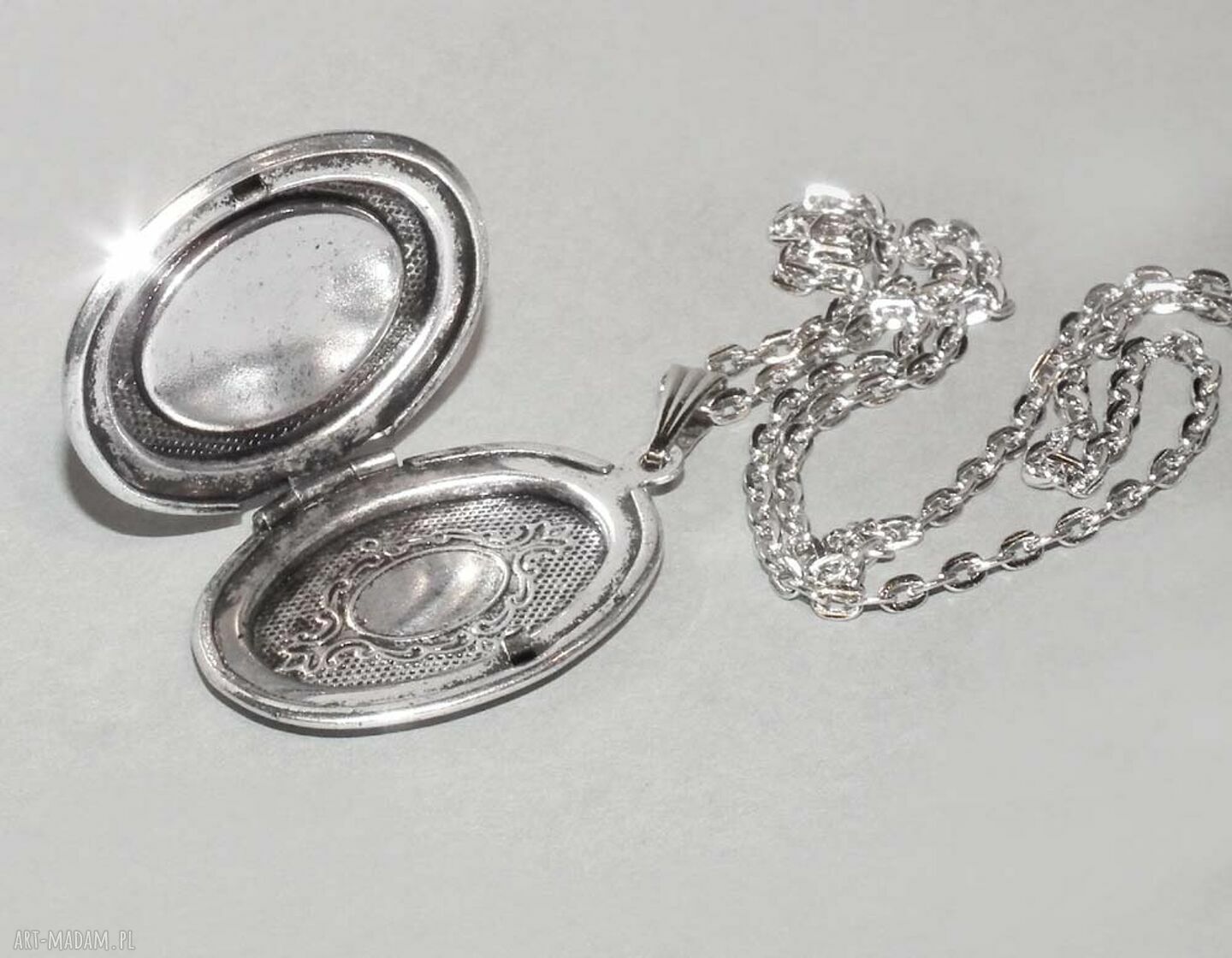 Mały otwierany medalion „Sekretnik Ornamenty” z miejscem na zdjęcie