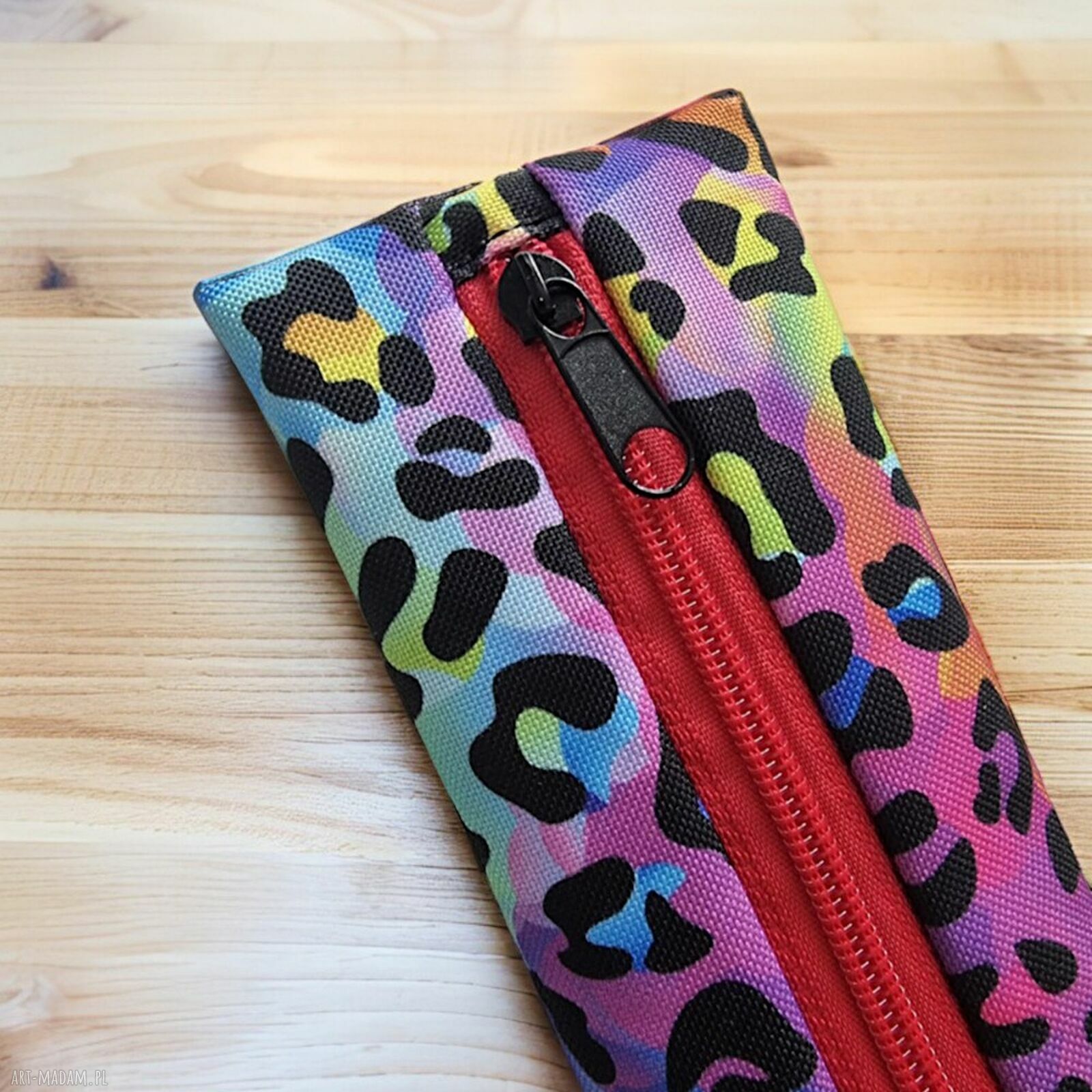 Mały organizer etui piórnik w kropki - wodoodporny prezent