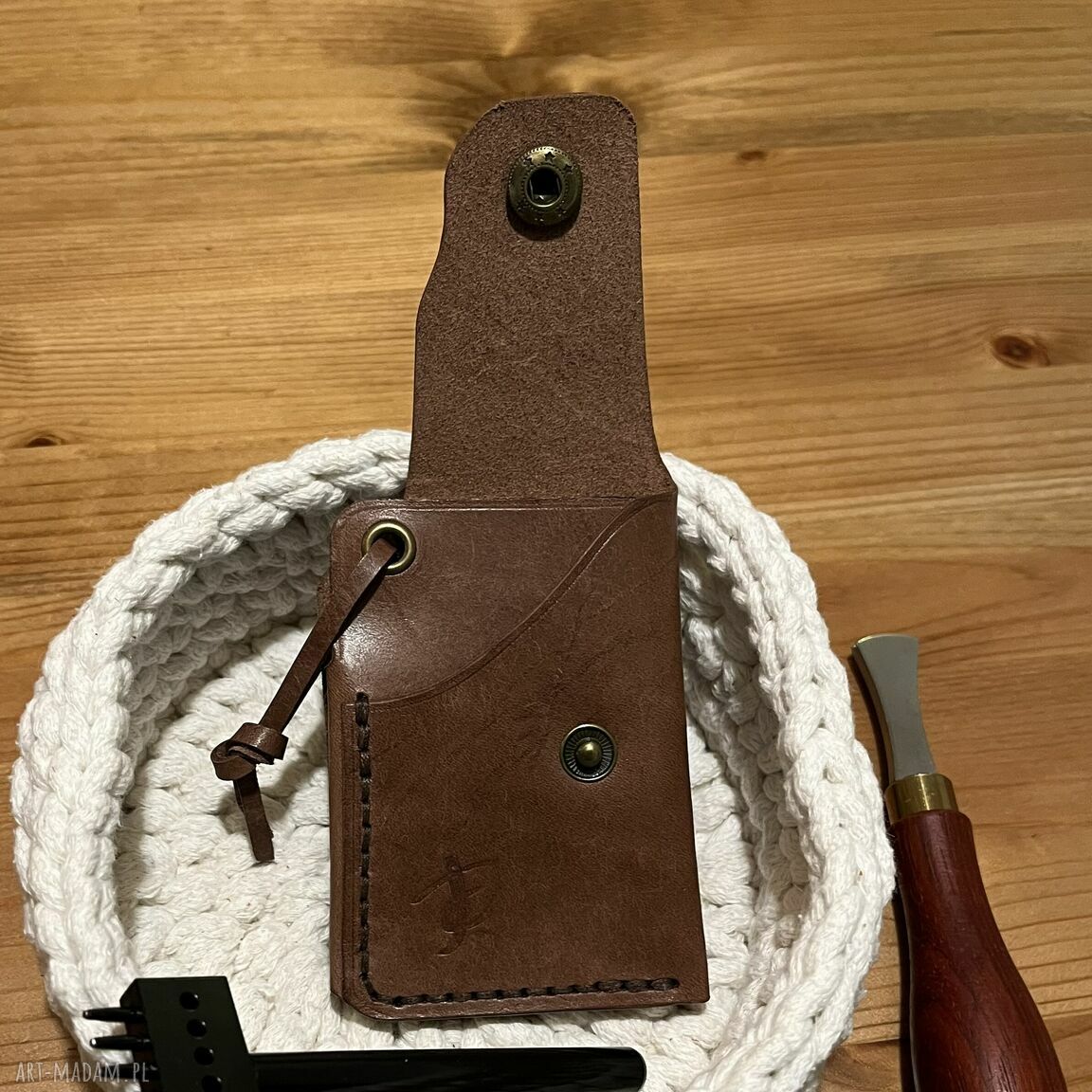 portfele: Mały portfel skórzany ciemno brązowy ręcznie uszyty na karty. Autorskie