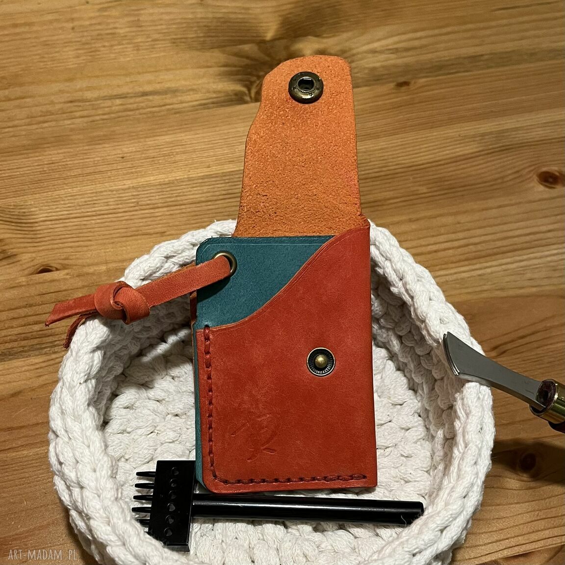 portfele: Mały portfel skórzany czerwono turkusowy ręcznie uszyty na karty. Autorskie