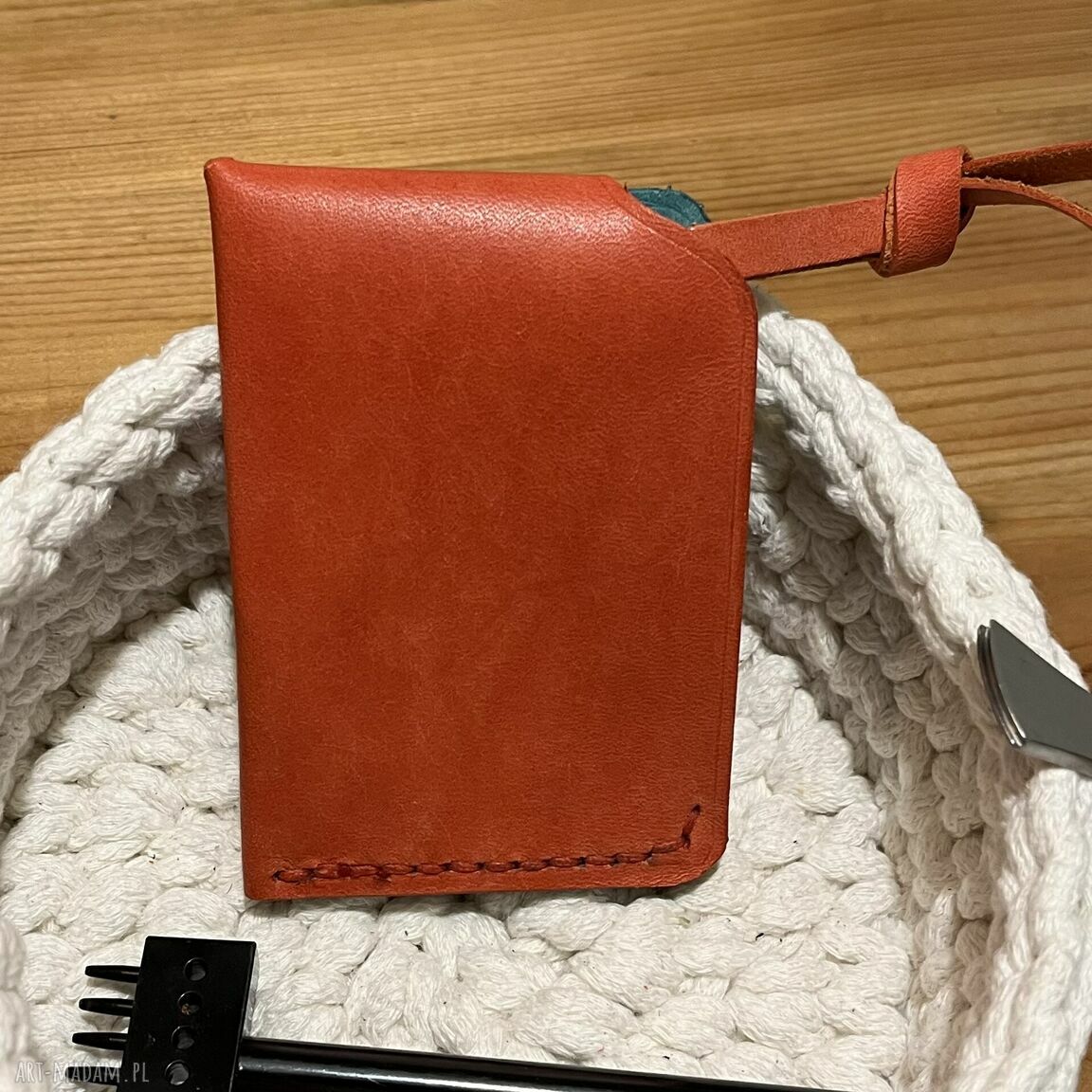 portfele: Mały portfel skórzany czerwono turkusowy ręcznie uszyty na karty. Autorskie