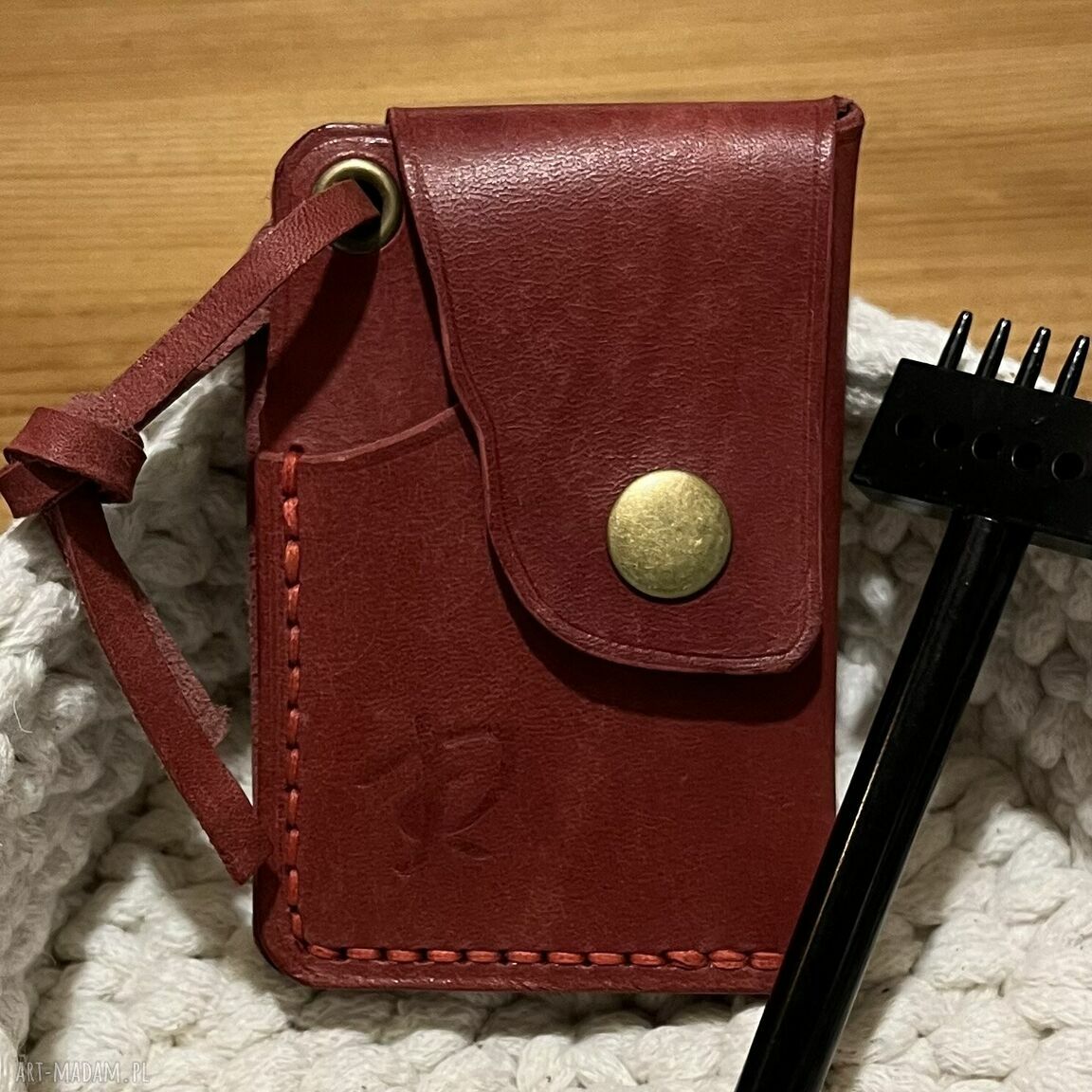 Mały portfel skórzany czerwony ręcznie uszyty karty