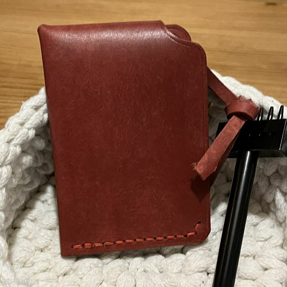 portfele: Mały portfel skórzany czerwony ręcznie uszyty na karty. Hand Made