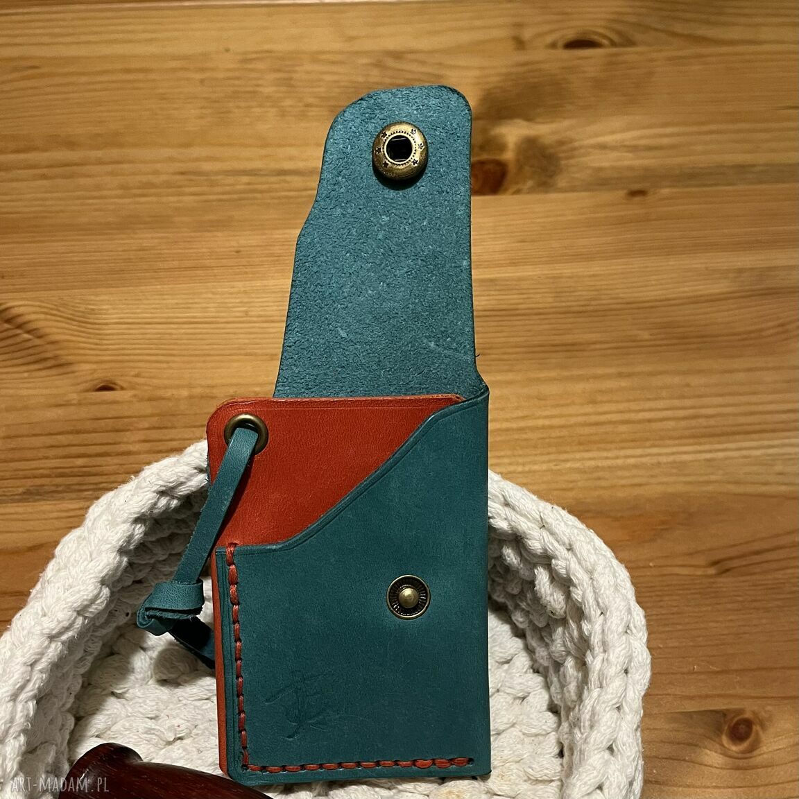 portfele: Mały portfel skórzany turkusowo czerwony ręcznie uszyty na karty - Autorskie