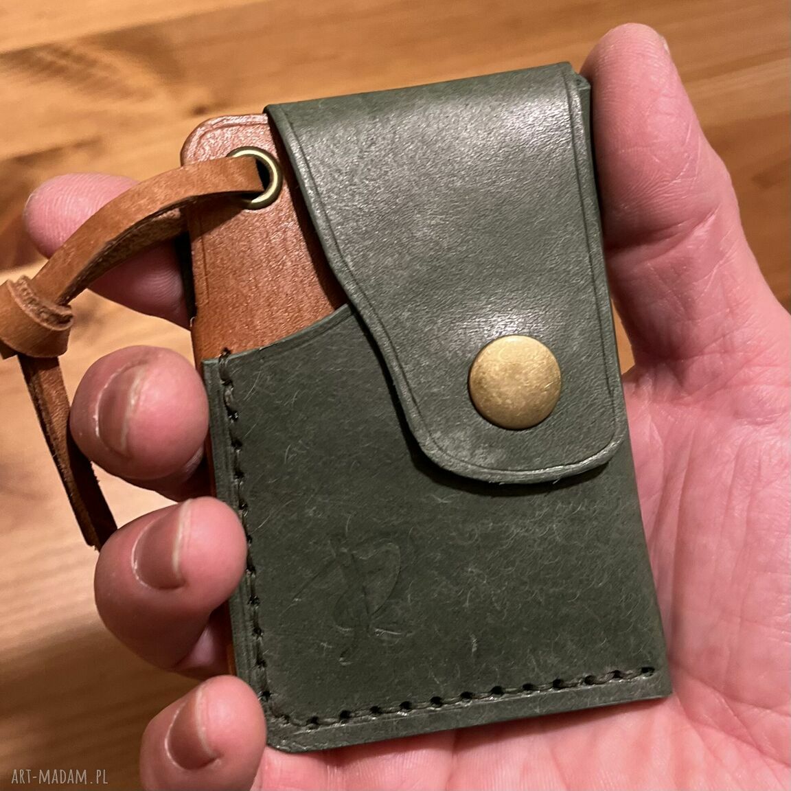 portfele: Mały portfel skórzany zielono brązowy ręcznie uszyty na karty. Hand Made