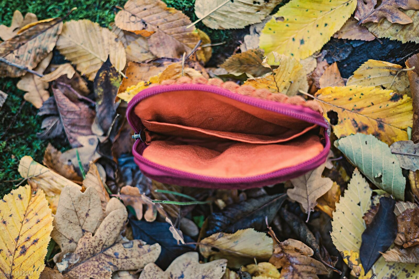 Mały portfelik damski handmade patchwork z tkaniny z odzysku
